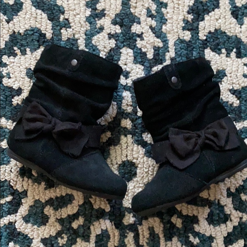 Xhilaration girls black suede boots